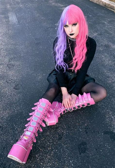 What Is The Pastel Goth Aesthetic Style | Pastel goth outfits, Pastel goth fashion, Goth outfits