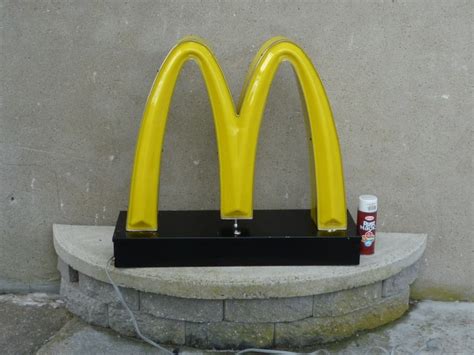 McDonalds Neon Sign « Obnoxious Antiques