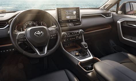 What Technology Features Come with a New Toyota SUV? | Blog