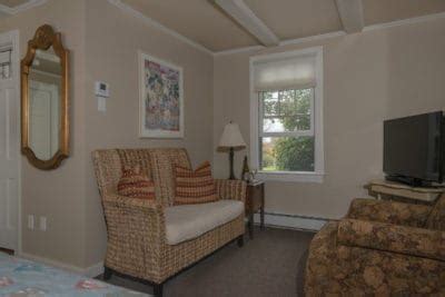 Cape Cod Inn On The Beach- Nauset Suite | Ship's Knees Inn Orleans, Ma