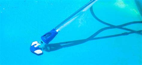 How To Use & Where To Buy A Manual Pool Vacuum - BackYard Assist