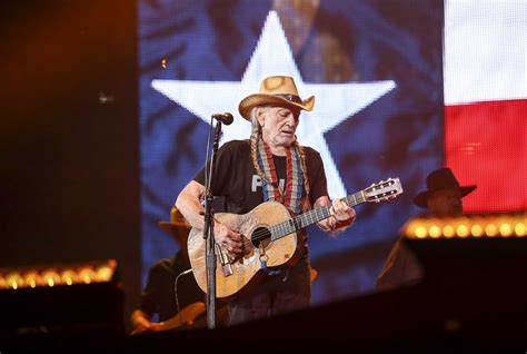 Texas Monthly ranks Willie Nelson's albums: All 143 of them