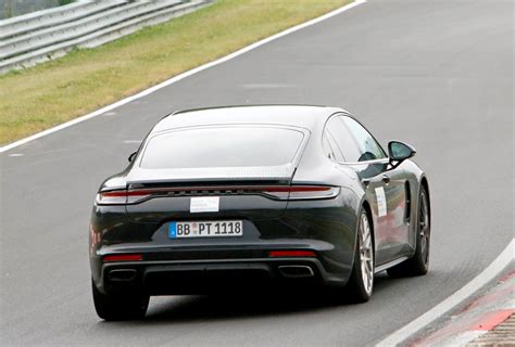 2023 Porsche Panamera Facelift Spied Flaunting Large Side Intakes - autoevolution