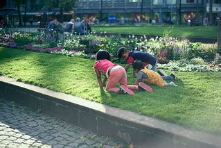 Crawling Kids | Paradeplatz, Mannheim, Germany 20190612-M10_… | Flickr