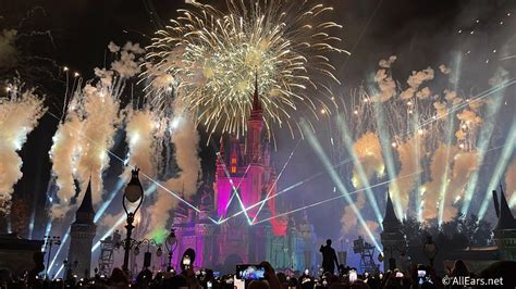 CONFIRMED: A Popular Disney World Fireworks Show Is Returning for 2 Days ONLY! - AllEars.Net