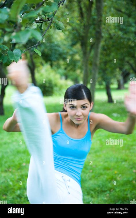 Capoeira woman hi-res stock photography and images - Alamy