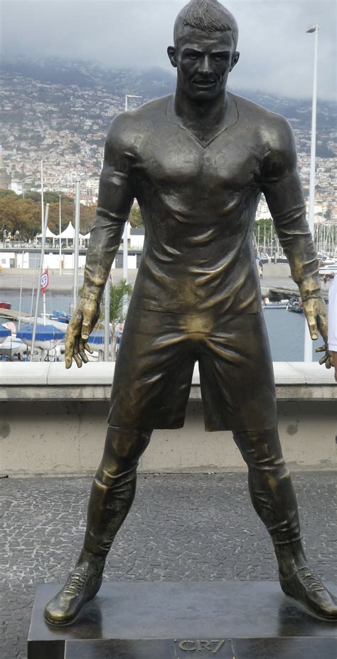 Cristiano Ronaldo | Ronaldo, Ronaldo statue, Cristiano ronaldo