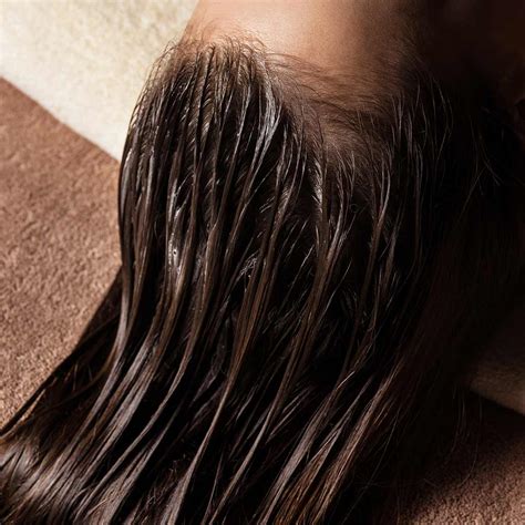 5 Lesser-known Benefits of Rosemary Oil for Hair – mCaffeine