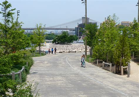 Brooklyn Bridge Park board presents figures to back its Pier 6 plan