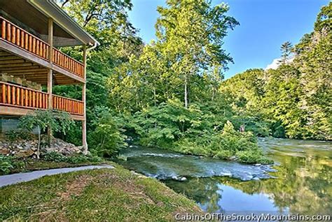 Gatlinburg Cabin - Riverside Lodge - 5 Bedroom - Sleeps 22