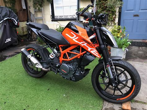 KTM 390 Duke 2017: Black out | GordyHand.co.uk