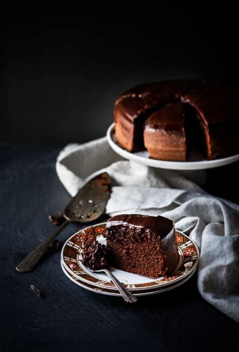 Baileys Chocolate Cake with Chocolate Frosting (Rich & Luxurious) | The ...