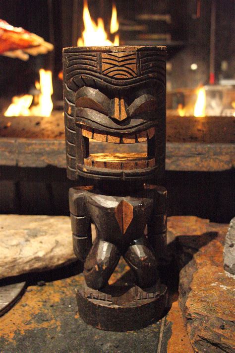 Fire Tiki at 'Ohana | A small carved tiki near the fire pit … | Flickr
