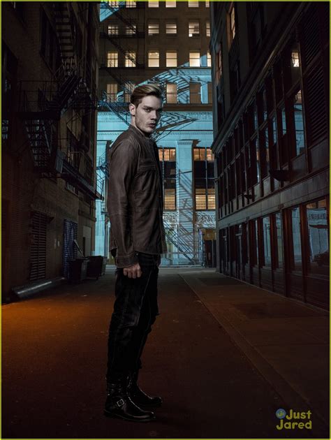 Freeform Renews 'Shadowhunters' For Season Three! | Photo 1082690 - Photo Gallery | Just Jared Jr.