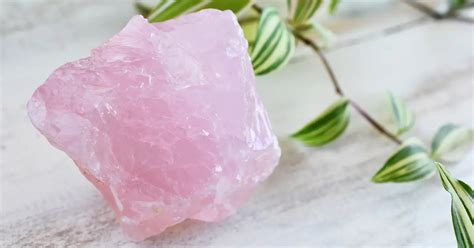 What are the Healing Properties of Rose Quartz?