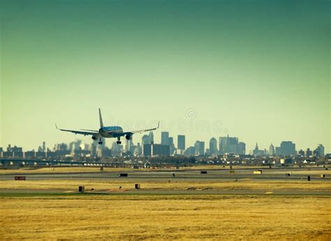 Long Island City Skyline stock image. Image of harbour - 2558391