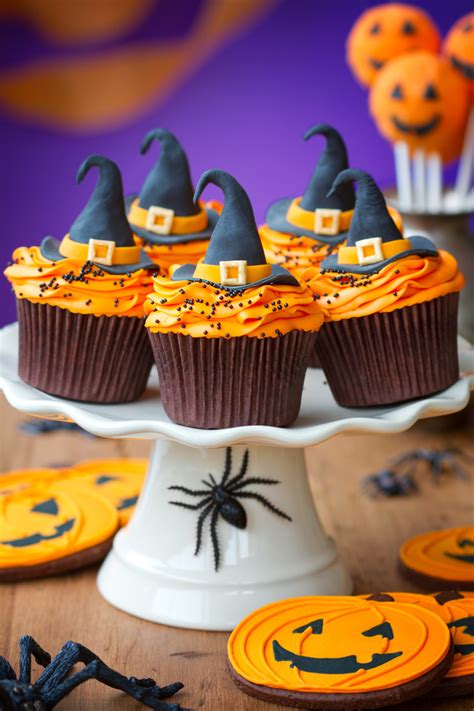 15 Spooktacular Halloween Cupcake Ideas | The Mini Mes and Me