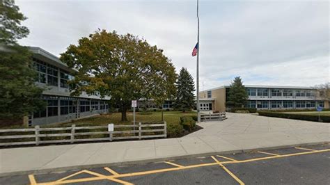 Riverhead schools: Student removed for alleged verbal threat - Newsday