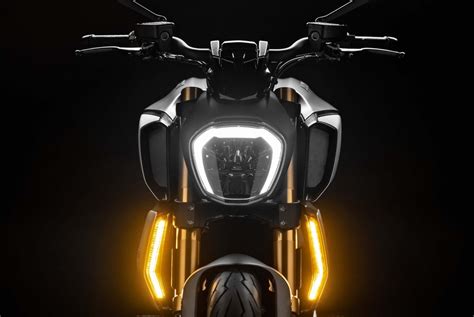 The All-New Ducati Diavel 1260 Is One Mean-Looking Cruiser - Asphalt ...