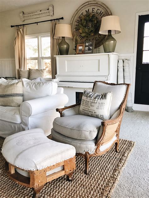 10+ Living Room Farmhouse Furniture – HomeDecorish