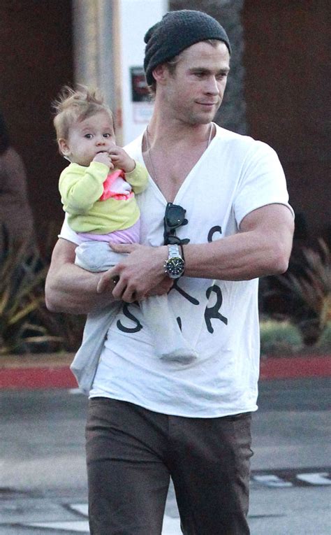 Chris Hemsworth Takes Daughter on a Shopping Trip