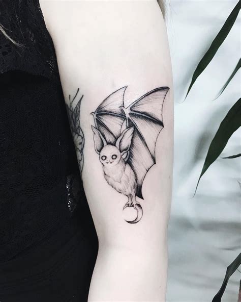 Katya Geta🌙 Tattoo Artist🥀 on Instagram: “🦇Cute Bat 🦇#mysketch #linework #blackwork #equilattera ...