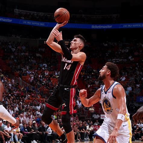 Through The Lens: Warriors vs HEAT 11/01/22 Photo Gallery | NBA.com