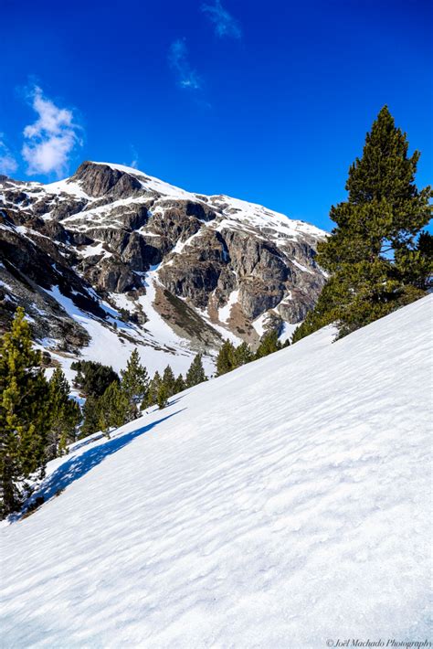 Winter day in the Pyrenees * All PYRENEES · France, Spain, Andorra