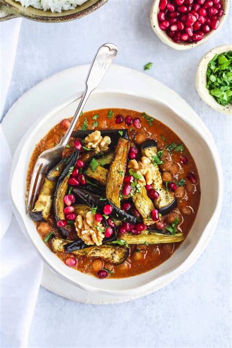 Vegan Fesenjan Recipe (Chickpea, walnut, and pomegranate stew)