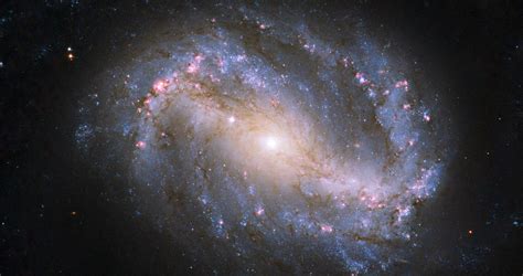 Hubble Captures Stunning New Dwarf Galaxy Close to the Milky Way ...