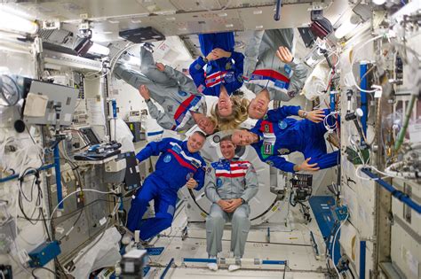 interior spacestation - Google Search | Space station, International ...