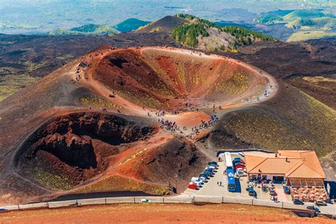 Etna vulkaan bezoeken & beklimmen: alle info + tips (en tours)