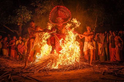 theyyam_festival_kerala_photos_26 - 121clicks.com