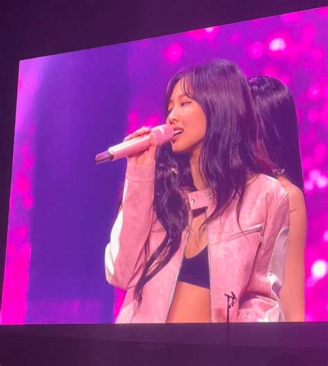 [instiz] BP JENNIE WITH BANGS AT THEIR BERLIN CONCERT💕