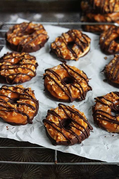 Homemade Samoas (aka: the caramel + coconut girl scout cookies) | Creme ...