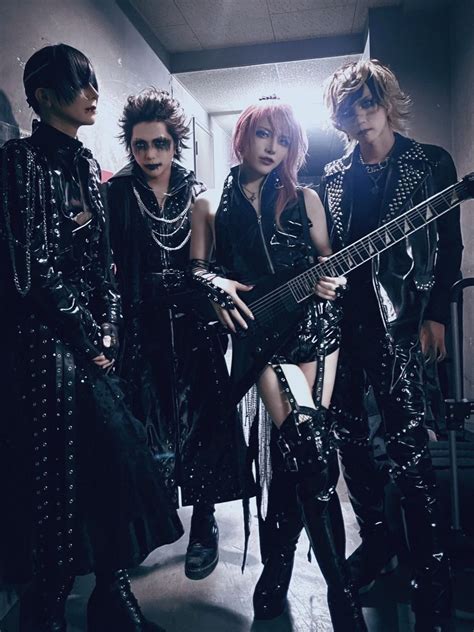 jiluka in 2023 | Visual kei, Pretty people, Pretty men