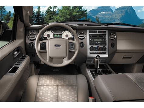 2017 Ford Expedition: 62 Interior Photos | U.S. News