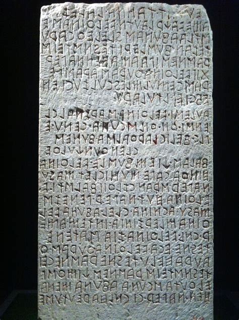 Etruscan writing Nous savons déchiffrer la langue étrusque mais nous ne la comprenons pas ...