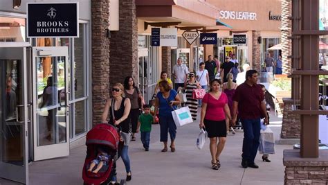 Marana outlet mall to open on Easter