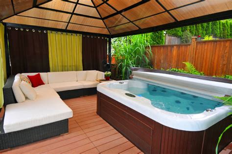 47 Backyard Hot Tub Ideas (Deck, Garden, Covered, Pergola and More)