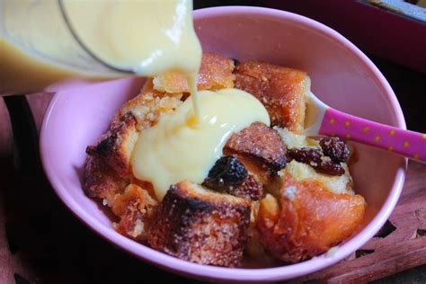 Classic Bread Pudding with Vanilla Custard Sauce Recipe - Yummy Tummy