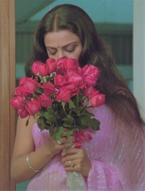 Éphémère — aloneandforsakenbyfateandbyman: Rekha in Silsila... | Indian ...