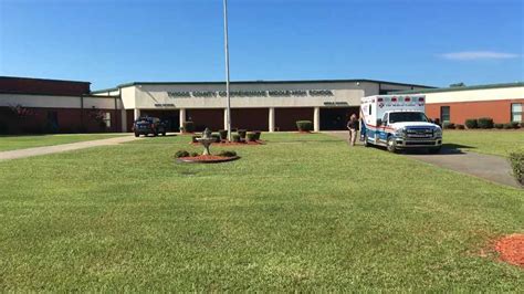 Girl recovering after stabbing at Twiggs County High School, another in ...