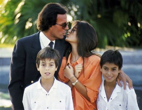 Julio with his children - Julio Iglesias Photo (14007948) - Fanpop