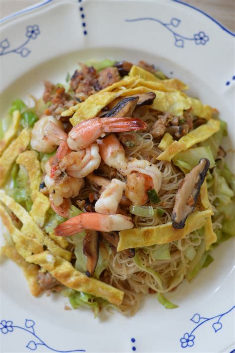 DimSumptuous: (Singapore) Fried Rice Vermicelli / Fried Bee Hoon (星洲）炒米粉