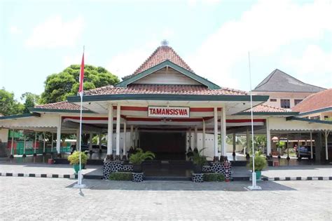 Taman Siswa, Sekolah yang Didirikan Ki Hajar Dewantara | Orami