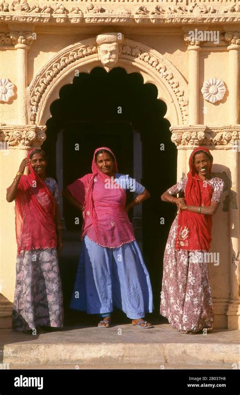 Kutch (often spelled Kachch) is the northwestern part of the Indian ...