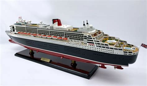 RMS Queen Mary 2 Museum Quality Handcrafted Ship Model 32" Scale 1:425 - Quality Model Ships