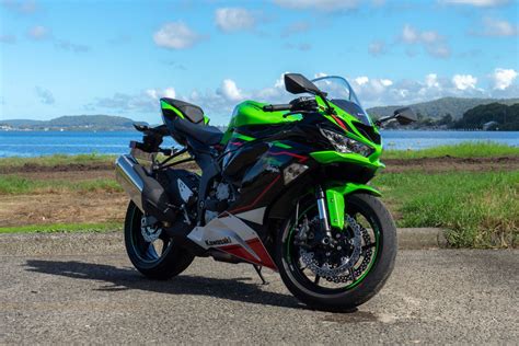 2021 Kawasaki Ninja ZX-6R KRT Edition (bike review)