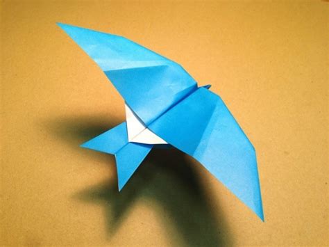 Comment faire un avion en papier - astuces et modèles pour rigoler avec vos enfants! - Archzine.fr